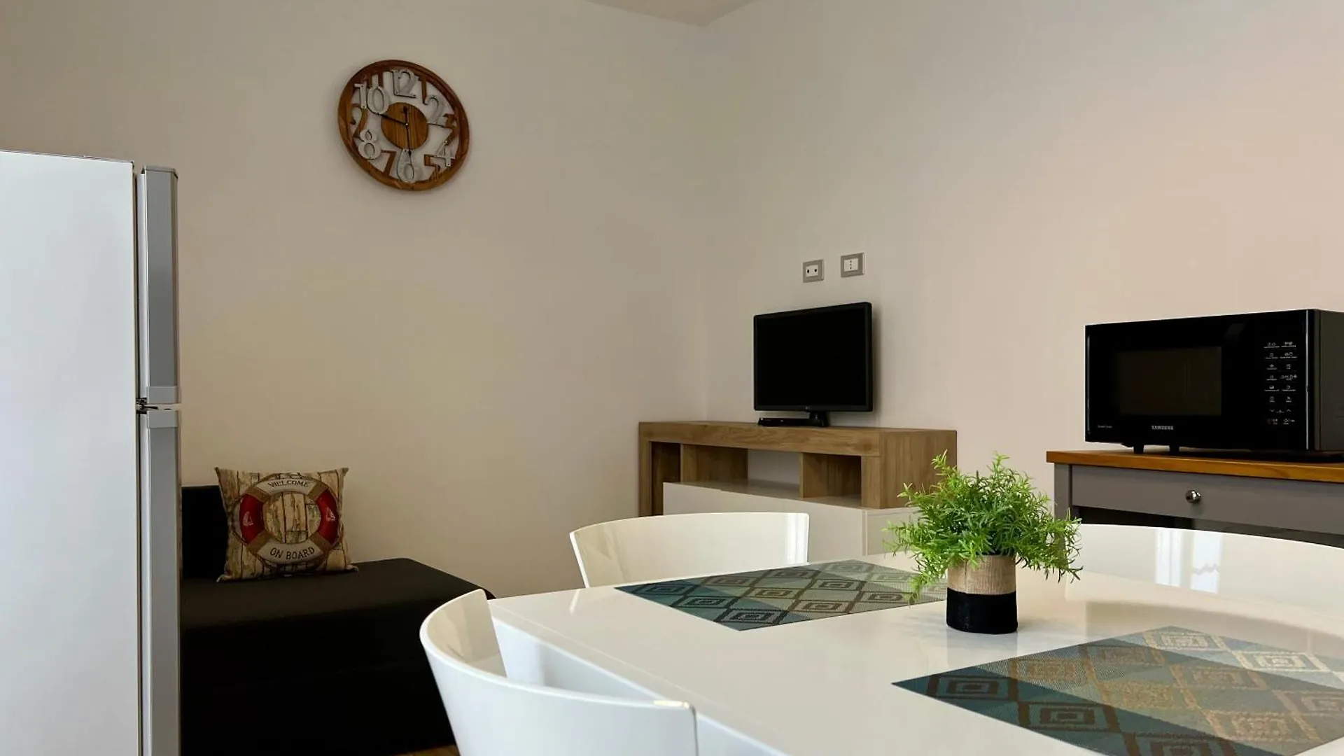 Civiconove - Le Stanze Del Piccolo Marina Apartment Piombino